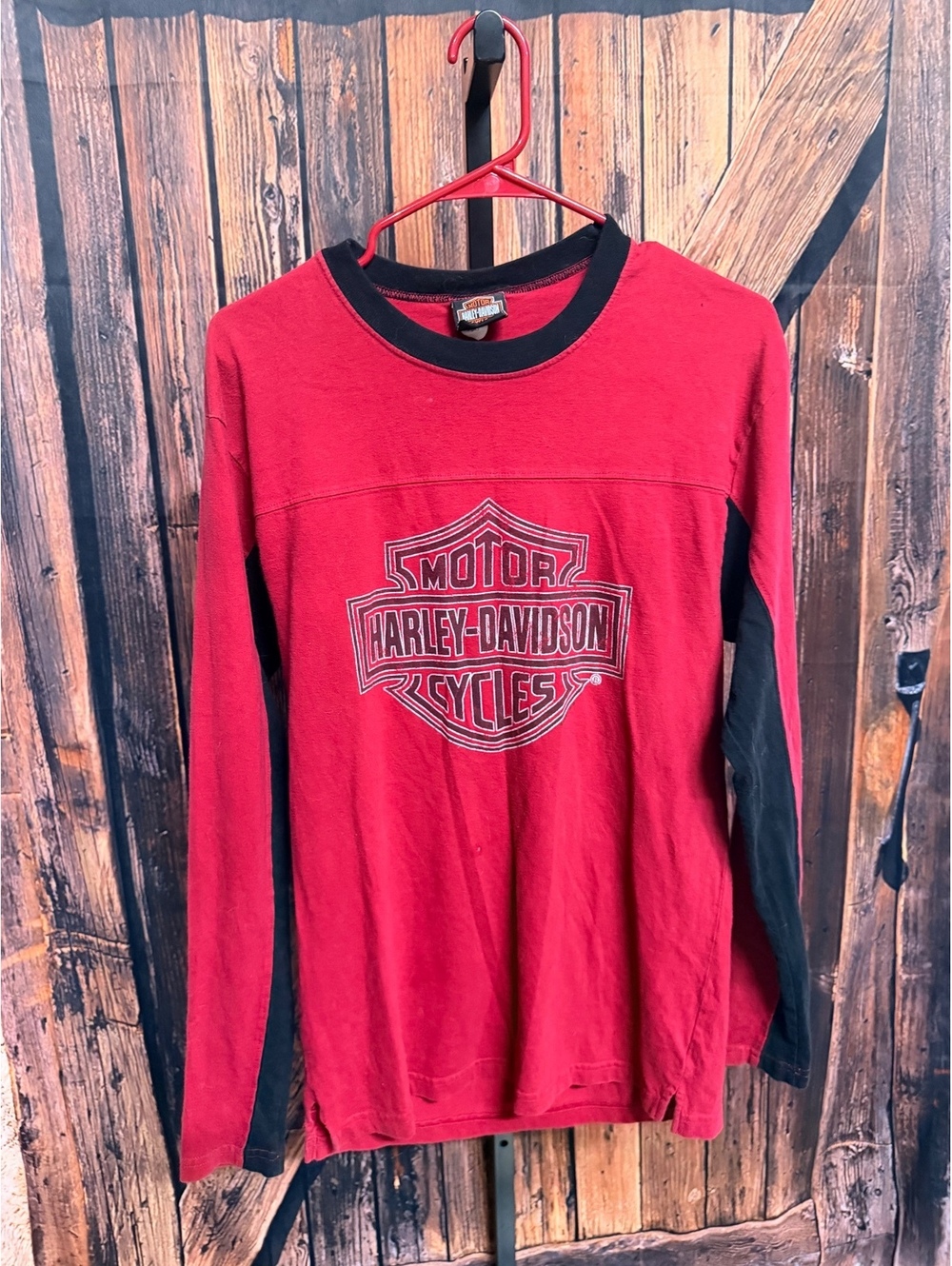 Harley-Davidson Long Sleeve Red and Black Graphic T-Shirt Large